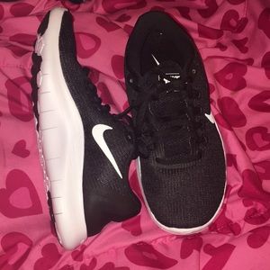 nike running shoes